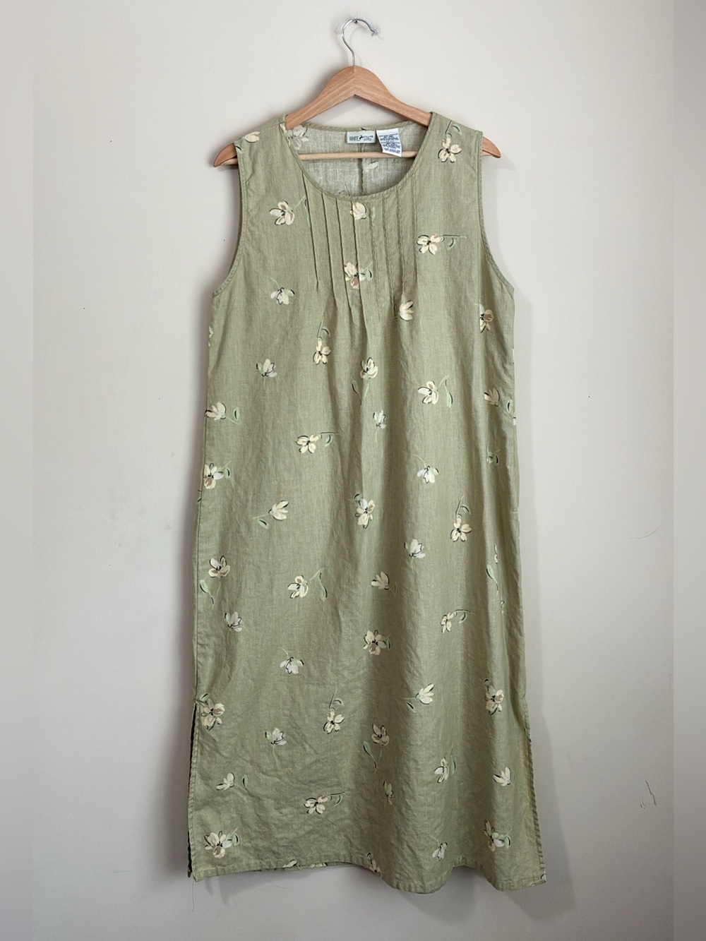 White Stag Vintage Sleeveless Floral Linen Dress in Sage Green